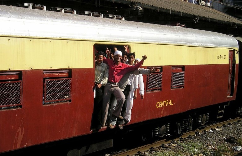 Поезд, набитый под завязку